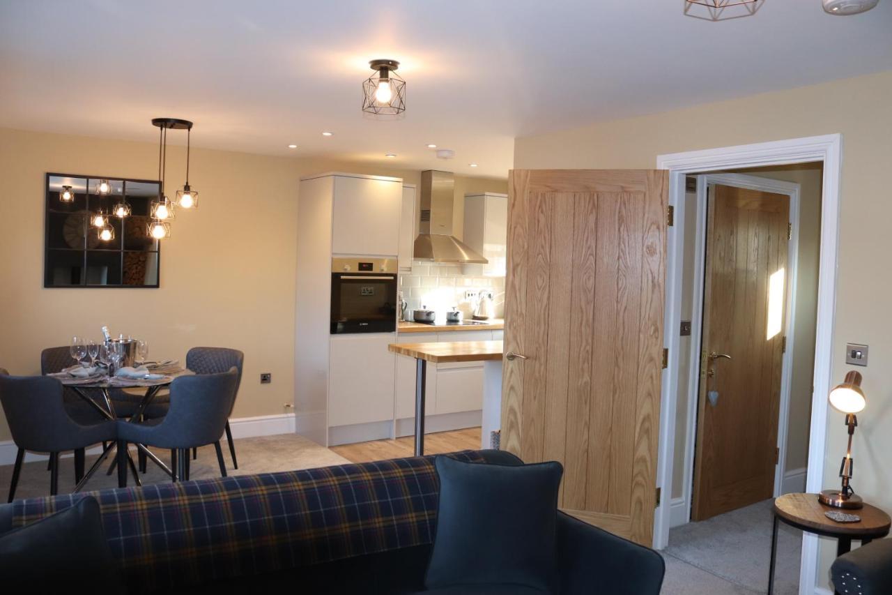 Canal View Cottage With Log Fire & Parking Blisworth Eksteriør bilde