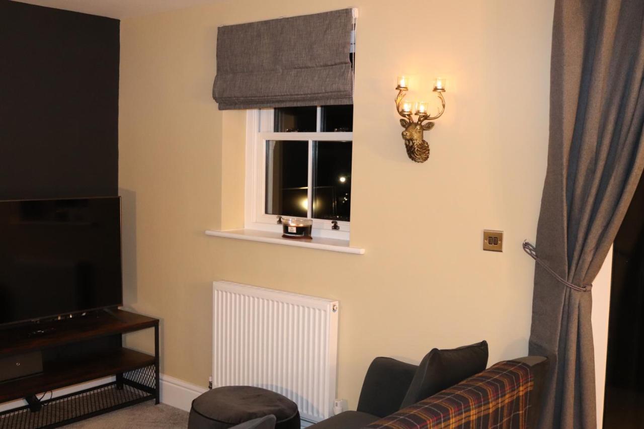 Canal View Cottage With Log Fire & Parking Blisworth Eksteriør bilde