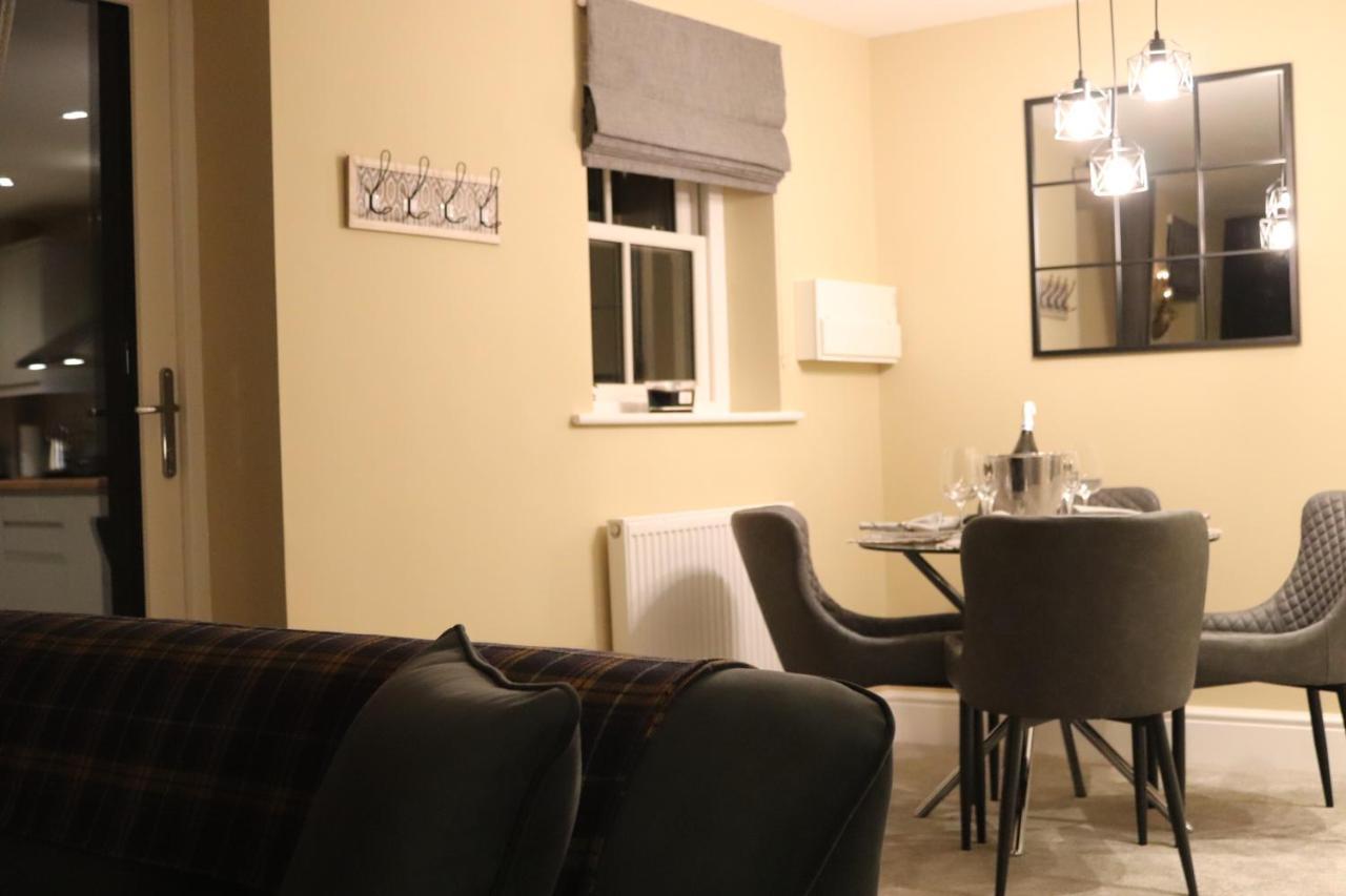 Canal View Cottage With Log Fire & Parking Blisworth Eksteriør bilde
